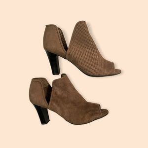 Life Stride Peep Toe Booties 7W